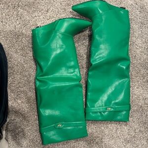 Azalea Wanf Melina Green Boots